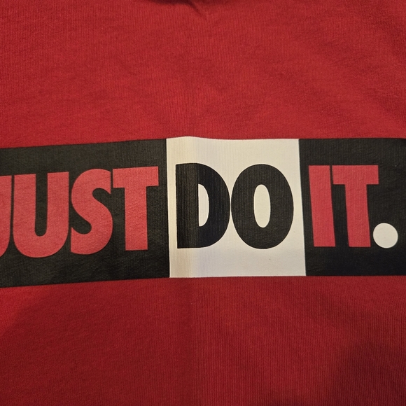 Nike Tee red white black in a mens size Large LIKE NEW - Picture 2 of 5